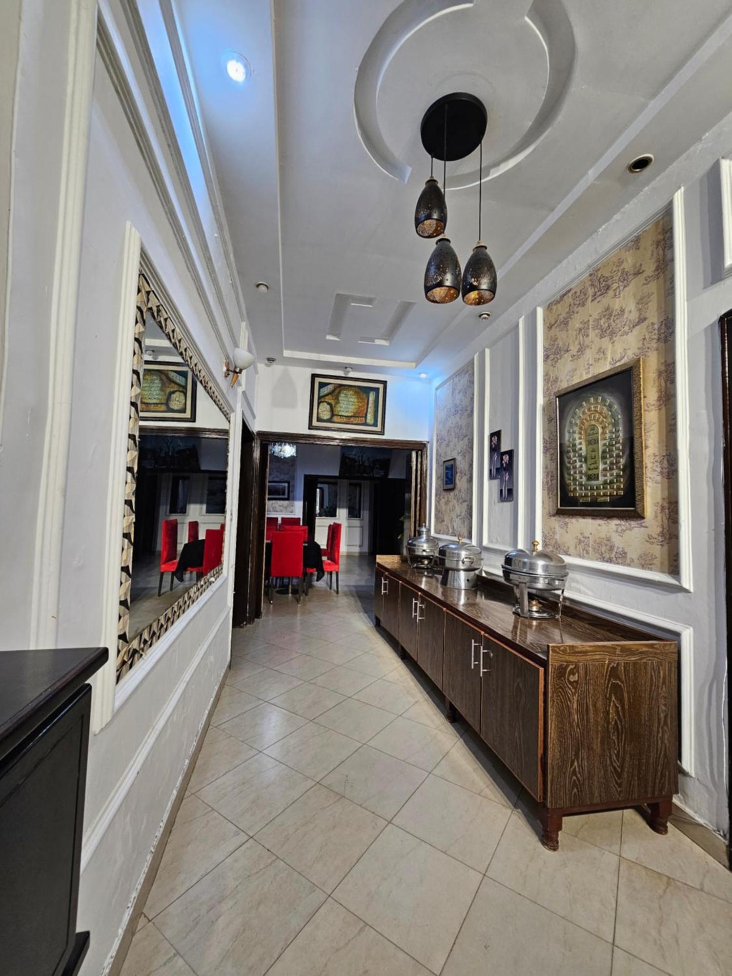 Hotel Tulip Inn, Gulberg Lahore Exteriör bild