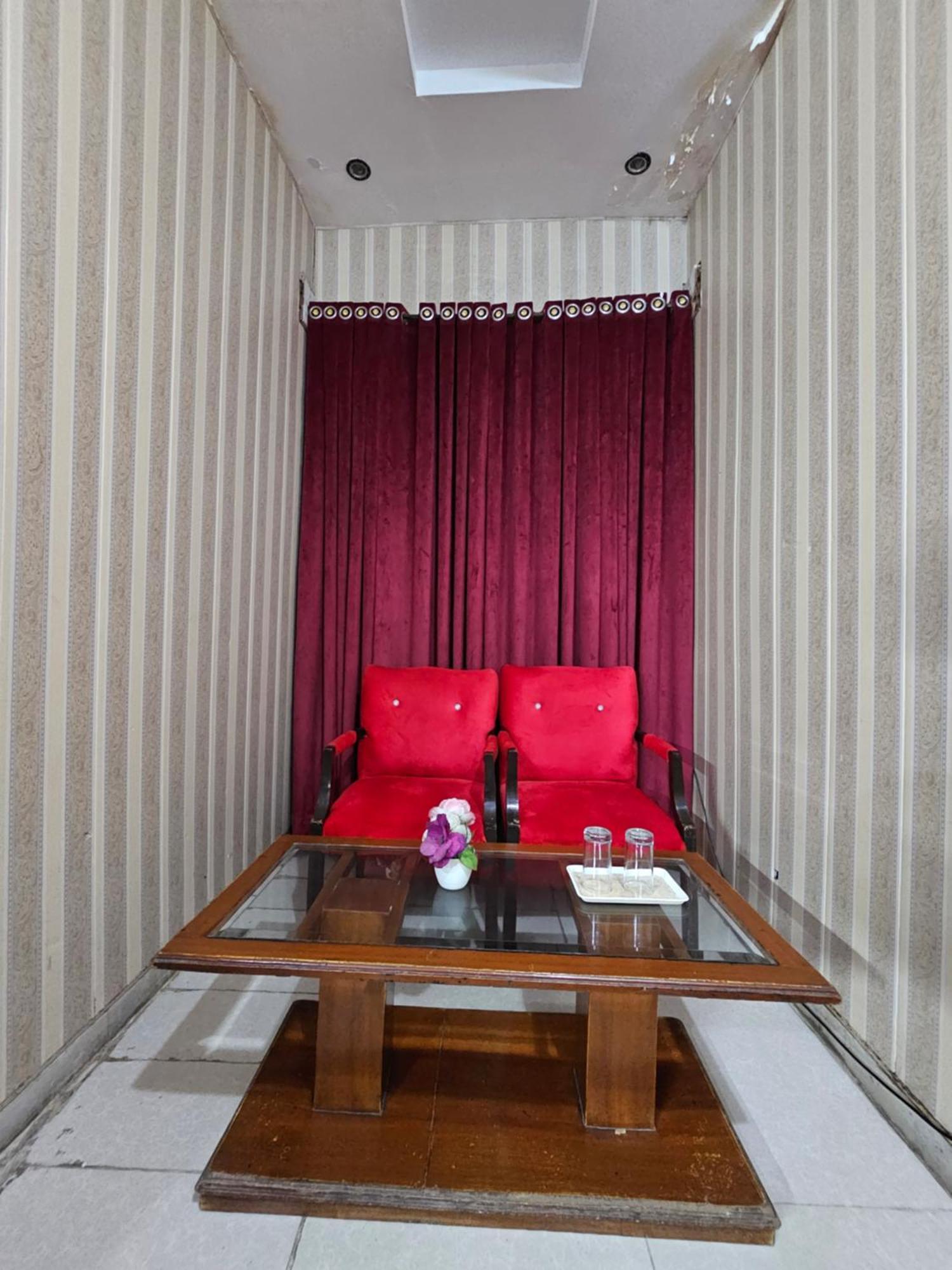 Hotel Tulip Inn, Gulberg Lahore Exteriör bild