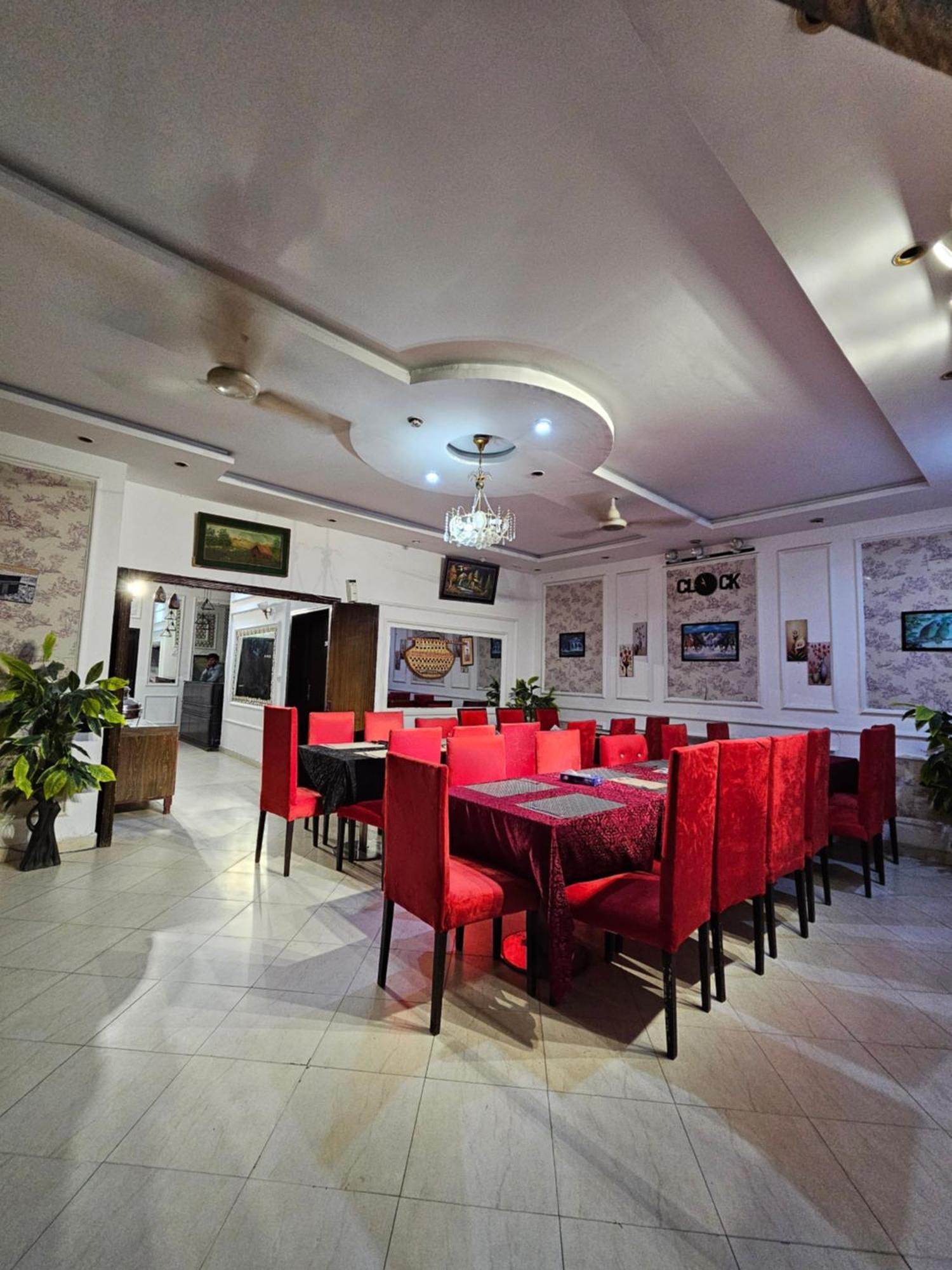 Hotel Tulip Inn, Gulberg Lahore Exteriör bild