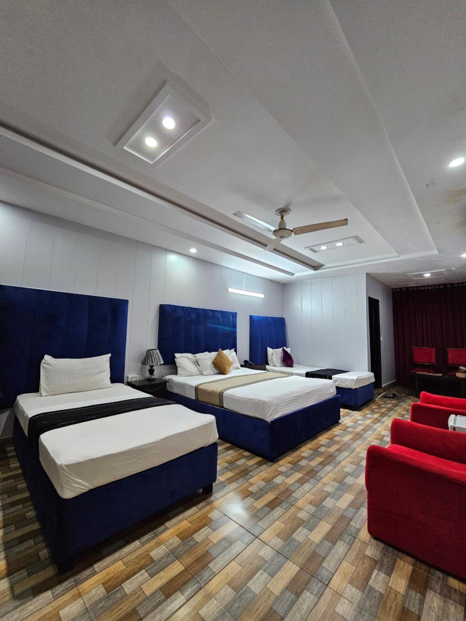 Hotel Tulip Inn, Gulberg Lahore Exteriör bild