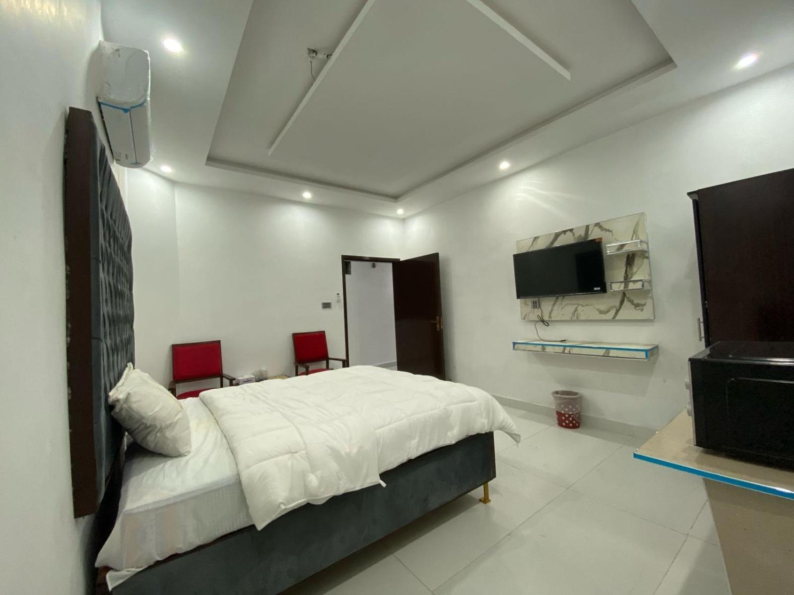 Hotel Tulip Inn, Gulberg Lahore Exteriör bild