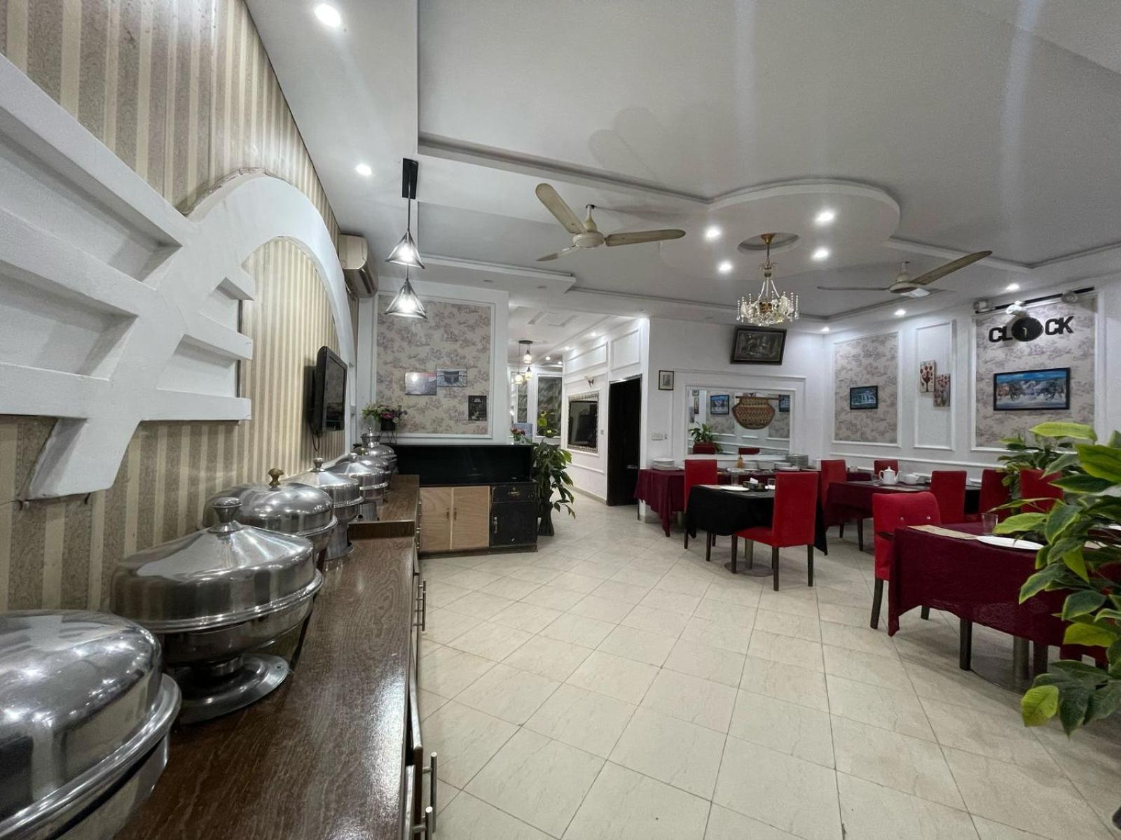 Hotel Tulip Inn, Gulberg Lahore Exteriör bild