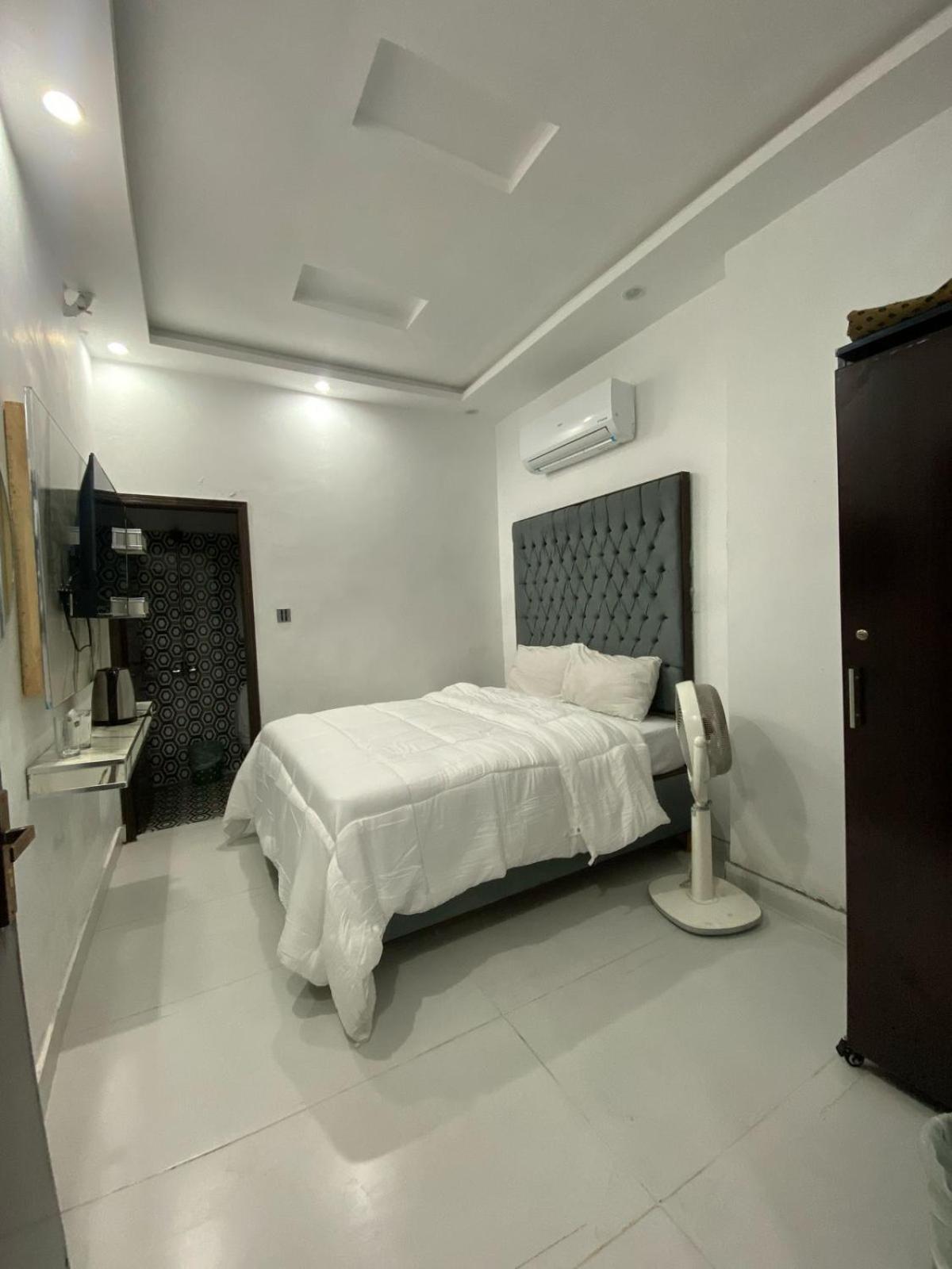 Hotel Tulip Inn, Gulberg Lahore Exteriör bild