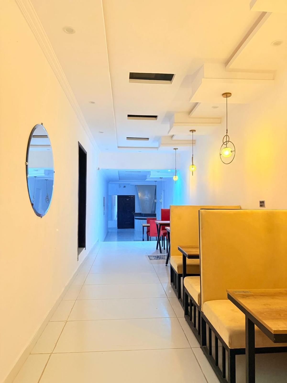 Hotel Tulip Inn, Gulberg Lahore Exteriör bild